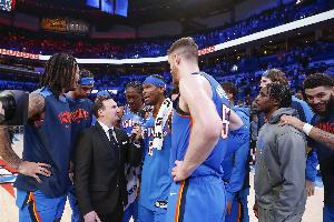 獨(dú)一檔的球隊(duì)！衛(wèi)冕冠軍雷霆豪取4連勝&12勝1負(fù)繼續(xù)領(lǐng)跑全聯(lián)盟