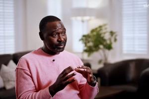 安迪·科爾:效力曼聯(lián)意味巨大期望 槍手沒有過約克雷斯這樣的中鋒