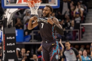 太秀了！保羅·里德歐洲步上籃打停老東家76人 主場沸騰