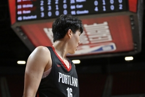 瀚森要球沒給！朱芳雨：沒事 他創(chuàng)造的接球空間會被教練看到的