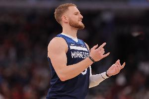 大火收汁？迪文岑佐2記三分轟進(jìn) 森林狼再次9-0沖擊波打停國王