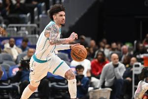 三球加時(shí)沒上！黃蜂主帥：對(duì)他出場(chǎng)時(shí)間做了限制 后續(xù)逐步優(yōu)化