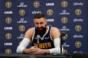 瓦蘭：不關(guān)心明年夏天合同問題 這賽季只想專注于贏球