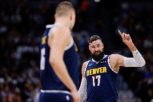 瓦蘭：約基奇場(chǎng)上場(chǎng)下都以身作則 他總是參與所有團(tuán)隊(duì)活動(dòng)