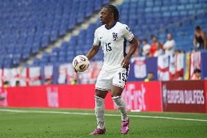 埃澤：圖赫爾和阿爾特塔都很注重細(xì)節(jié) 踢任何位置我都會(huì)盡職盡責(zé)