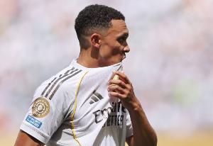 羅馬諾：皇馬100%信任阿諾德，球隊對他的能力毫不懷疑