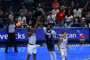 冷血?dú)⑹?！哈登弧頂突施冷箭三分反超！本?chǎng)已得37分