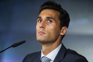 每體：皇馬B隊(duì)賽后與對(duì)手沖突，兩名球員和主帥阿韋羅亞吃到紅牌