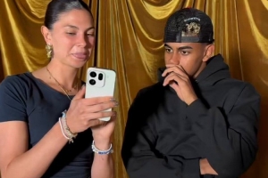 厲害！亞馬爾看兒時(shí)照片猜球員，內(nèi)馬爾、德容、梅西、萊萬(wàn)全猜中