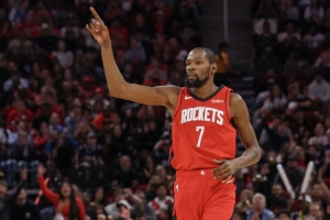 感覺來了！杜蘭特反擊接小賈傳球 再中一記追身三分