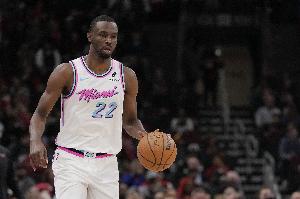 正負值-17！維金斯半場7中2僅拿7分1助攻