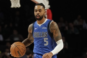 大發(fā)神威！拉塞爾強(qiáng)攻再中一球 個(gè)人連得8分率隊(duì)再度追平快船