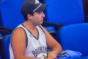 嘲諷拉滿??魔術(shù)主場kiss cam環(huán)節(jié) 情侶親嘴后聚焦籃網(wǎng)單身球迷