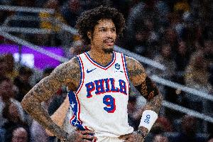 打得啥??！烏布雷首節(jié)4中0無(wú)得分僅拿1板1助2斷 空籃上飛