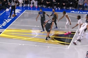 好在無(wú)礙！小瓦格納無(wú)對(duì)抗突然腿部不適 返回更衣室后回到替補(bǔ)席