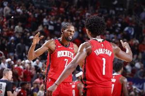 杜蘭特：全隊(duì)進(jìn)攻像疾風(fēng)驟雨 每個人攻防兩端都做出了貢獻(xiàn)