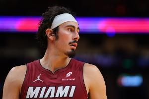 比爾·西蒙斯：應(yīng)取消哈克斯?fàn)嶮IP的資格 他只是打出了預(yù)期的表現(xiàn)