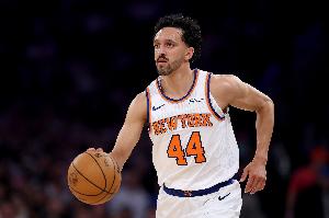 突然發(fā)力！沙梅特第三節(jié)獨得15分 三節(jié)14中8貢獻21分