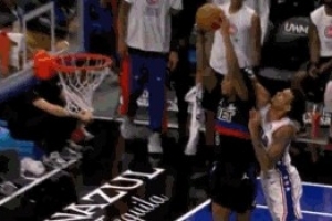 是個(gè)好帽！巴洛追防送遮天大帽被吹犯規(guī) 76人挑戰(zhàn)成功