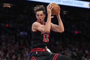 左手腕手術(shù)！多諾萬(wàn)：科林斯將拆掉夾板 會(huì)進(jìn)行傳球投籃訓(xùn)練