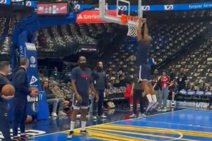 40歲還能飛！燈泡連線！賽前熱身哈登助攻保羅空接暴扣