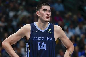 歡迎回來！莫蘭特借掩護助飛埃迪空接重扣 后者賽季首秀拿首分