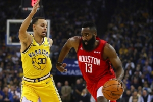 楊毅：巔峰哈登簡(jiǎn)直是無敵水平 但他季后賽某些比賽失常過于夸張