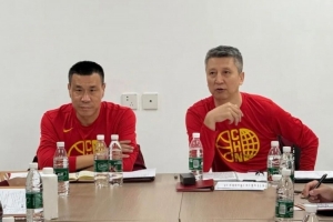 中國男籃召開集訓(xùn)入隊(duì)會(huì) 郭士強(qiáng)要求所有人要提高重視程度