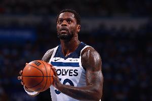 攻防建功！蘭德爾搶斷穆雷 一條龍反擊起飛滑翔暴扣