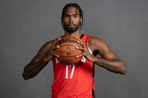 解說(shuō)：伊森本季命中率近50%表現(xiàn)非常好 但即便再省著用他還是會(huì)傷