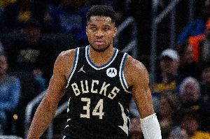 東里連中高難度三分？字母哥：只能接受 他們場均都在28分以上！