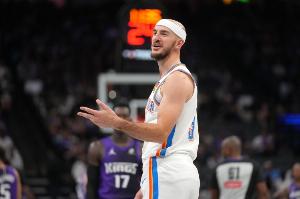 上半場(chǎng)僅出戰(zhàn)1分42秒！雷霆官方：卡魯索因右手酸痛退出今日比賽