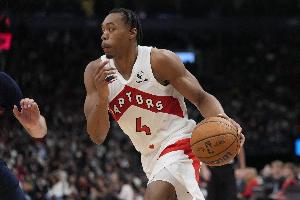 玩起來了！巴恩斯反擊背后妙傳 可惜對手犯規(guī)