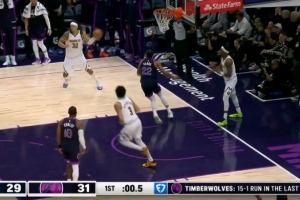 奮力反擊！里德飆中三分 森林狼轟出15-1反超掘金