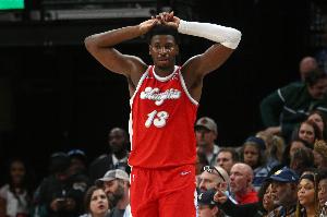 內(nèi)線這效率太差！小賈倫23中6拿到26分5板3助1帽