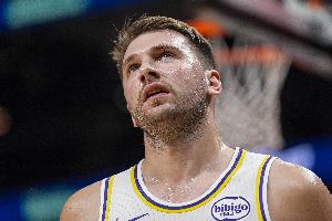 挺身而出！東契奇外線開炮連中2記三分 壓制雄鹿反撲勢頭