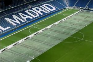 科技感滿滿！皇馬官方曬伯納烏“變身”視頻：足球場秒變橄欖球場