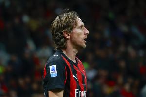 繼續(xù)啃老？每體：出戰(zhàn)接近1000分鐘比賽，米蘭考慮和魔笛續(xù)約1年