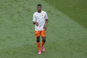 官方：鄧弗里斯因傷離開荷蘭隊訓練營，返回國米