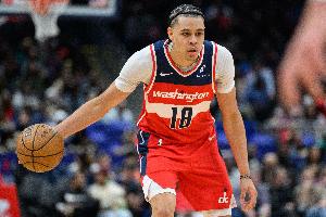 這個(gè)喬治不錯(cuò)！凱肖恩·喬治首節(jié)6中4拿到12分 三分5中3