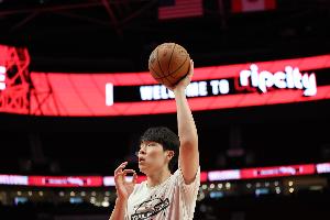 媒體人：瀚森還是要打得更獨一些 若不主動要球 只能跟著折返跑