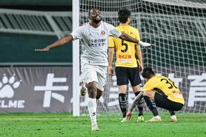 姆本扎：我可以自己打網(wǎng)約車、點外賣 中國足球要重視青訓(xùn)建設(shè)