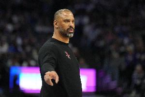 烏度卡：不需要在關(guān)鍵時(shí)刻激勵(lì)申京 他對(duì)位打誰(shuí)都有優(yōu)勢(shì)