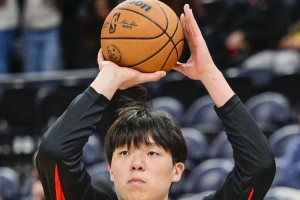 楊瀚森談負(fù)面評(píng)價(jià)：自己還好 身邊人會(huì)為我難過(guò) 感謝他們陪伴我