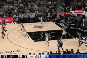 不容易！施羅德單打撤步命中準壓哨三分 國王全隊首節(jié)唯一三分