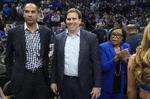 解說：老板是點(diǎn)頭簽字的 而哈里森是蒙了老板的罪魁禍?zhǔn)祝? >
                                        </div>
                                    </div>
                                                                        <div   id=