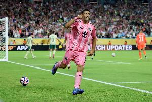 蘇亞雷斯：在巴薩我必須習(xí)慣精準(zhǔn)傳球，在利物浦我有40米空間奔跑