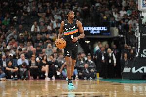 7人上雙！福克斯談文班缺陣：我們是一個(gè)團(tuán)隊(duì) 很多人都準(zhǔn)備好上場(chǎng)