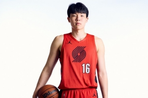 媒體人：楊瀚森在適應(yīng)G聯(lián)賽后 很快就展現(xiàn)出很強(qiáng)的個(gè)人能力