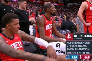 統(tǒng)治籃板球！火箭單場(chǎng)四個(gè)球員籃板上雙 隊(duì)史2001年來首次